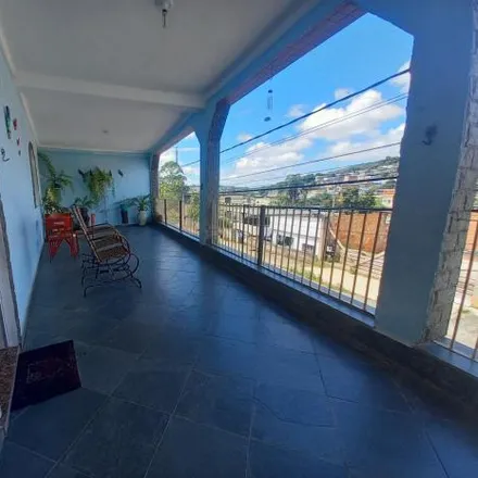 Buy this 3 bed house on Rua Deputado Arlindo Zanini in Muçunge da Grama, Juiz de Fora - MG