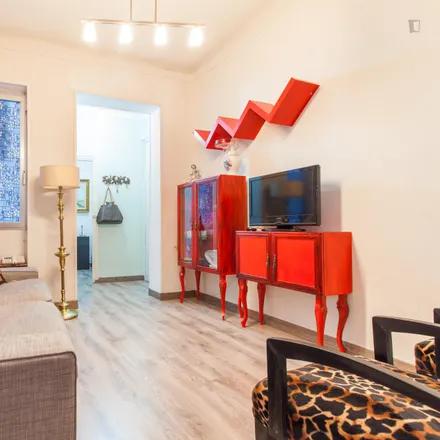 Rent this 2 bed apartment on Madrid in Calle de las Delicias, 39