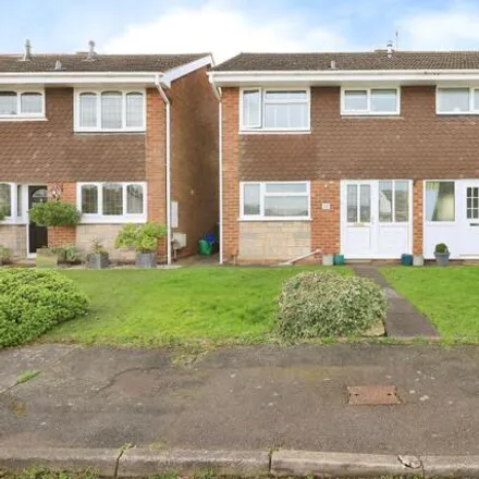 Buy this 3 bed duplex on Ranleigh Avenue in Wordsley, DY6 8PY