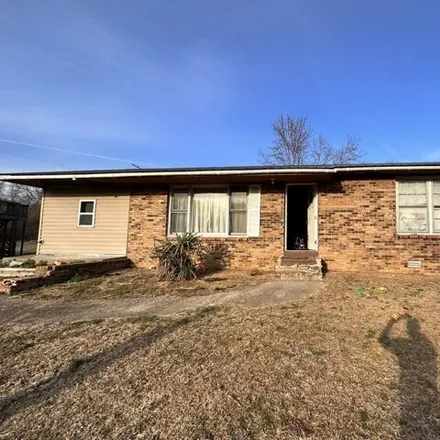 Buy this 3 bed house on 1023 Rebecca Drive in Dickson, TN 37029