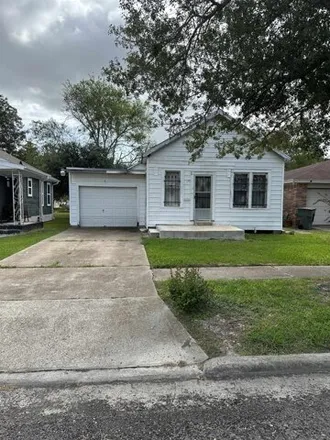 Buy this 2 bed house on 1242 West 6th Street in Port Arthur, TX 77640