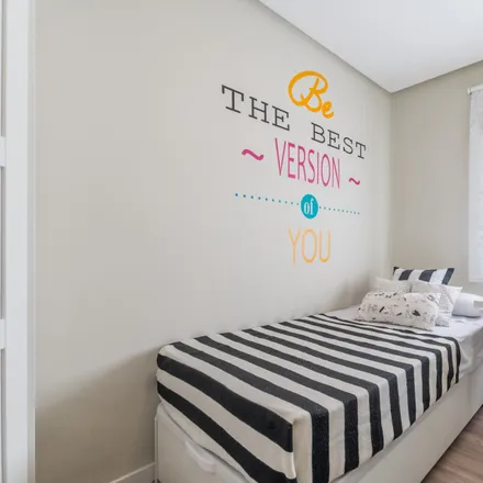 Rent this 4 bed room on Calle de Ofelia Nieto in 22, 28039 Madrid