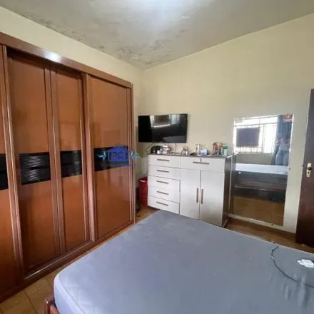 Buy this 3 bed house on Rua Dona Tatana in Expedicionários, Conselheiro Lafaiete - MG