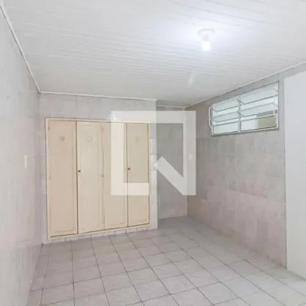 Rent this 2 bed house on Prédio de kitnets in Avenida Engenheiro Heitor Antônio Eiras Garcia 167, Butantã