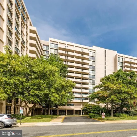 Buy this studio condo on Chiropractor in North Henderson Road, Buckingham