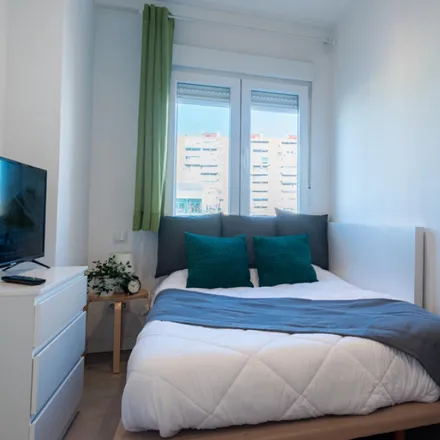Rent this 4 bed room on Madrid in Calle de Antonio López, 118