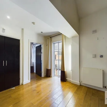 Image 4 - Cleaves Hall, Castle Gate, Nottingham, NG1 7AQ, United Kingdom - Apartment for rent