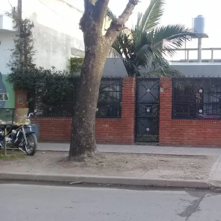 Buy this studio house on Los Cuñados in Avenida El Callao, Partido de Malvinas Argentinas