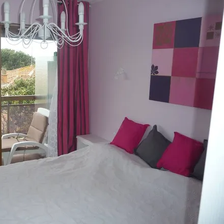 Rent this 2 bed apartment on Impasse de Provence in 83600 Fréjus, France