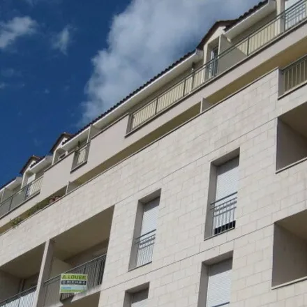 Rent this 4 bed apartment on 16 Rue Louis Blanc in 24000 Périgueux, France