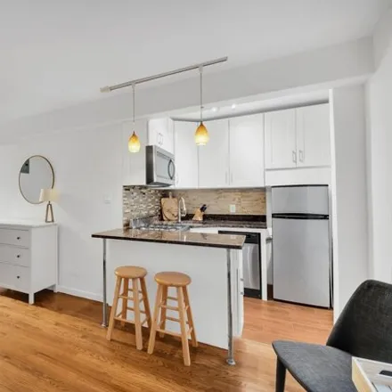 Image 5 - 342 E 53rd St Apt 5g, New York, 10022 - Apartment for sale