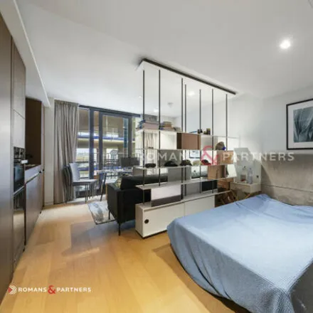 Image 2 - Thirty Casson Square, Sutton Walk, South Bank, London, SE1 7GT, United Kingdom - Apartment for sale