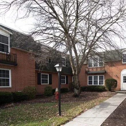Buy this 2 bed condo on unnamed road in North Olmsted, OH 44145