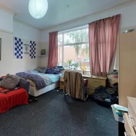 Rent this 7 bed duplex on Cardigan Road St Michaels Lane in Cardigan Road, Leeds