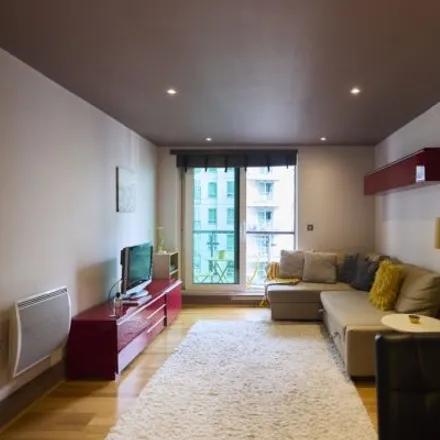 Image 2 - Kingfisher House, 3 Nine Elms Lane, London, SW8 2AX, United Kingdom - Apartment for rent