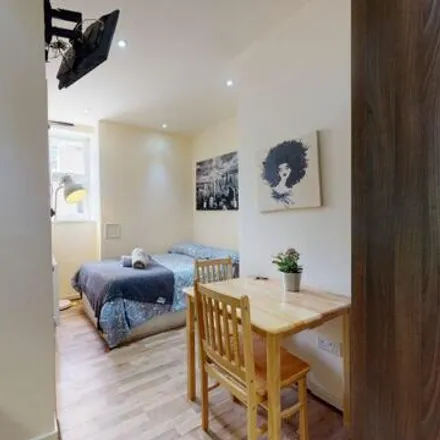 Image 5 - 4A, 4B Ash Grove, London, NW2 3LL, United Kingdom - Room for rent