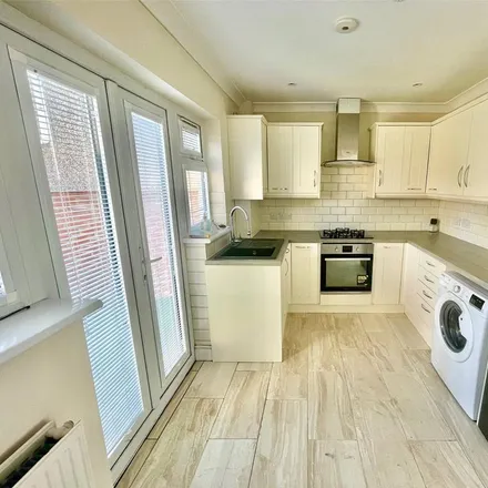 Image 5 - Bradenham Avenue, Belle Grove, London, DA16 2JH, United Kingdom - Duplex for rent