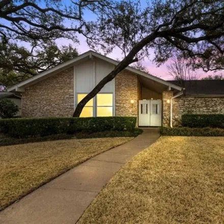 Rent this 4 bed house on 11532 Spicewood Parkway in Austin, TX 78750