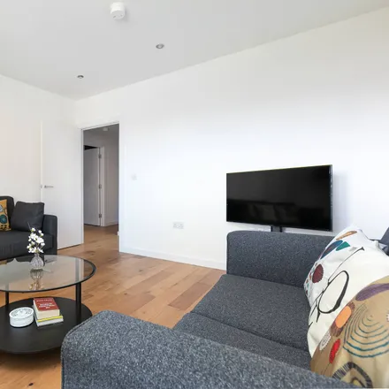 Rent this 3 bed apartment on Prospect Row in London, E15 1FX