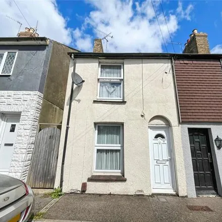Buy this 2 bed townhouse on Mount Road in Borstal, ME1 3NQ