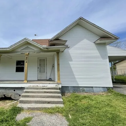 Buy this 3 bed house on 306 College Street in Crane, Stone County