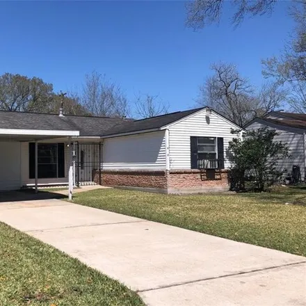 Rent this 3 bed house on 6067 Annunciation Street in Houston, TX 77016