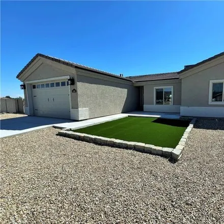 Buy this 3 bed house on 1998 Dunton Drive in Kingman, AZ 86409