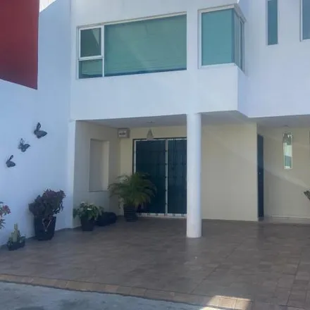 Buy this 3 bed house on Calle del Éxito 108 in Victoria, 37217 León