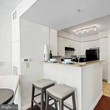 Image 5 - 555 Mass Ave, 555 Massachusetts Avenue Northwest, Washington, DC 20001, USA - Condo for sale