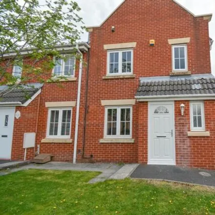 Rent this 3 bed duplex on Chester Close in Low Green, WN3 4JP