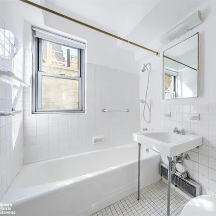 Image 8 - 175 WEST 13TH STREET 5B in West Village - Apartment for sale