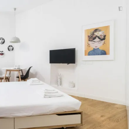 Rent this studio apartment on Nail Spa in Viale Pasubio, 12