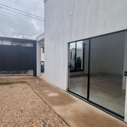 Buy this 3 bed house on Rua São Francisco de Assis in Vigilato Pereira, Uberlândia - MG