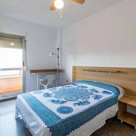 Rent this 5 bed apartment on Vall de la Ballestera (imparell) - Mestre Rodrigo in Carrer de la Vall de la Ballestera, 16015 Valencia