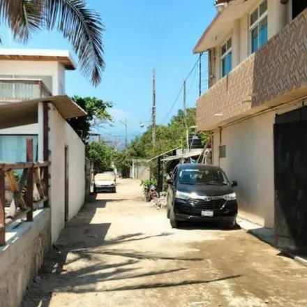 Rent this 3 bed house on Avenida del Mar in 39300 Acapulco, GRO