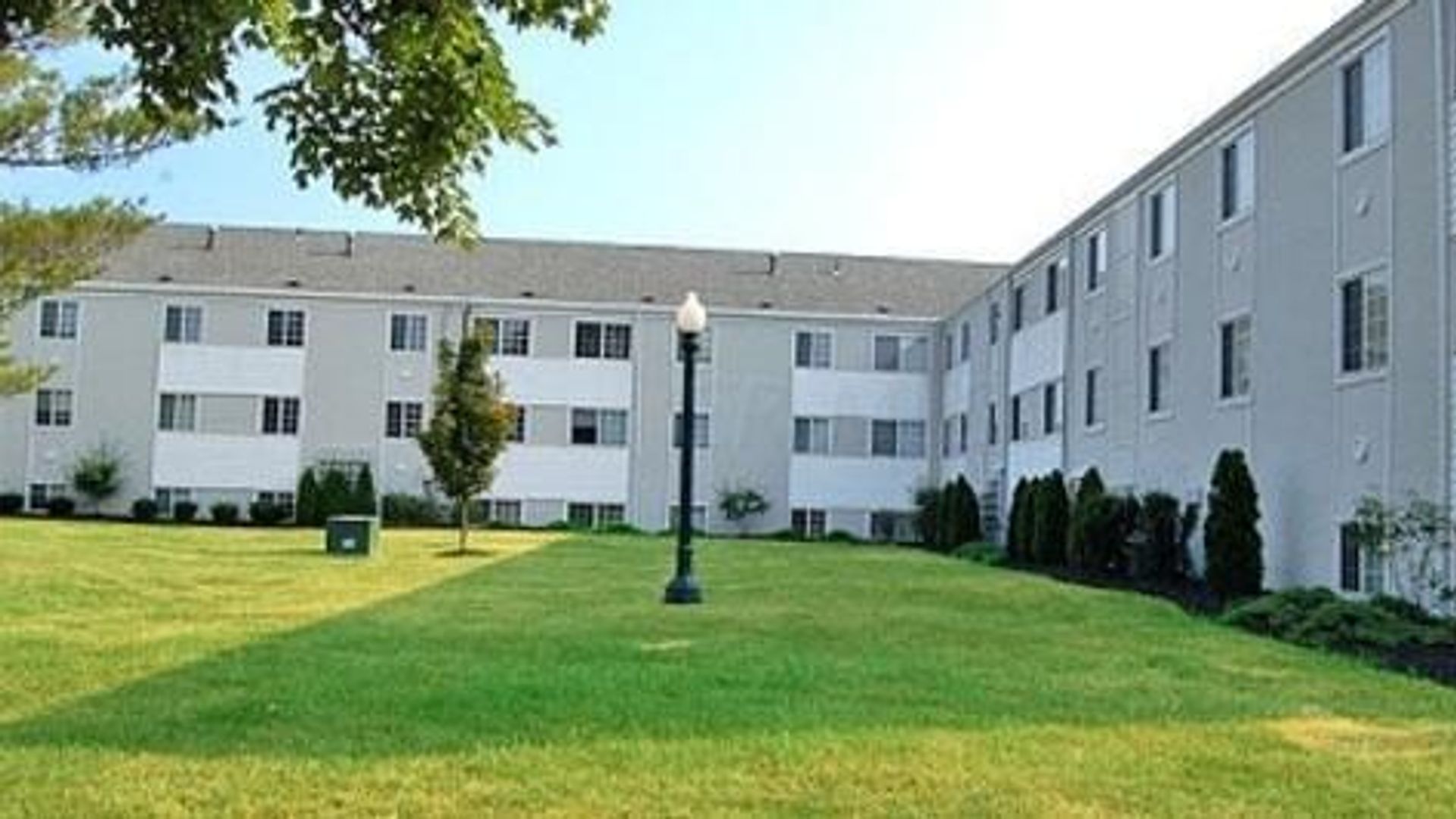 1bed apartment at Lennox Town Center, 858 Kinnear Road, Columbus, OH