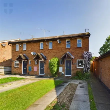 Rent this 2 bed townhouse on Poplar Close in Aylesbury, HP20 1XW