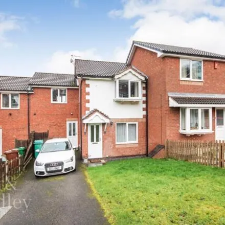 Rent this 3 bed townhouse on Pendle Crescent in Nottingham, NG3 3DU