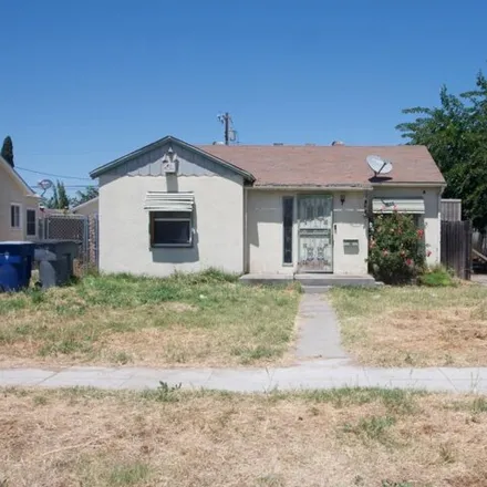 Buy this 2 bed house on 3727 East Orleans Avenue in Fresno, CA 93702