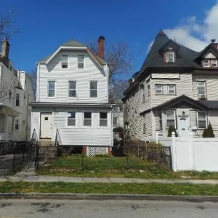 Image 1 - 82 Ashland Avenue, East Orange, NJ 07017, USA - House for sale