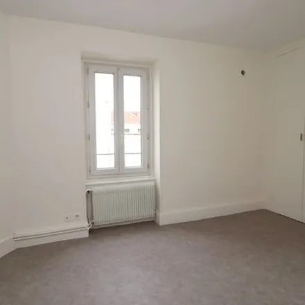 Rent this 3 bed apartment on Impasse de l'Académie in 03200 Le Vernet, France