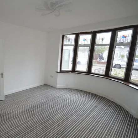 Image 6 - Donington Avenue, London, IG6 1DP, United Kingdom - Duplex for rent