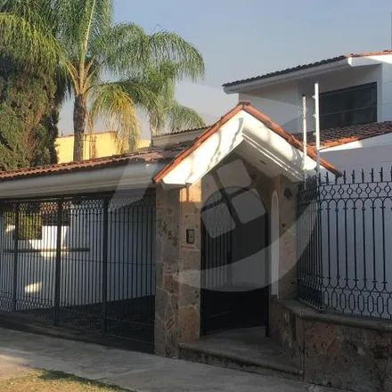 Rent this 4 bed house on Circuito de las Flores Poniente 2433 in Bugambilias, 45237 Santa Ana Tepetitlán