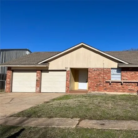 Image 1 - 851 Southwest 27th Street, Moore, OK 73160, USA - House for rent