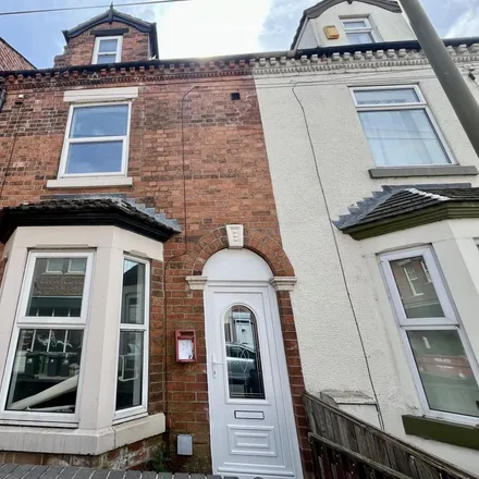 Rent this 3 bed townhouse on Ghost Barbershop in 1A Dean Street, Langley Mill
