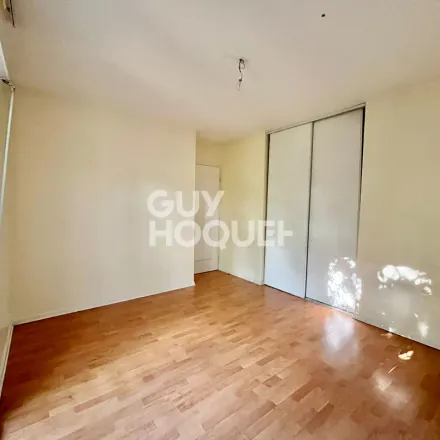 Rent this 5 bed apartment on 36 Chemin Pujibet in 31200 Toulouse, France