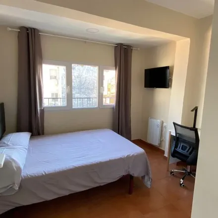 Rent this 4 bed room on Colegio Nuestra Señora de la Consolación in Calle Arzobispo Guerrero, 23