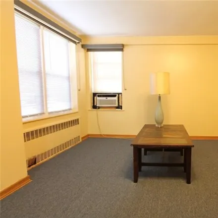 Image 2 - 105-24 63rd Drive, New York, NY 11375, USA - Apartment for sale