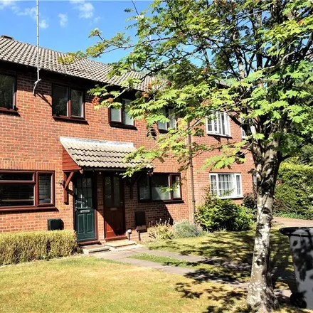 Rent this 2 bed townhouse on Stanmore Close in Ascot, SL5 9EU
