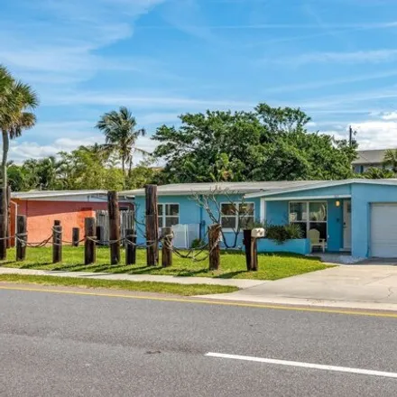 Image 2 - 475 South Orlando Avenue, Cocoa Beach, FL 32931, USA - House for sale